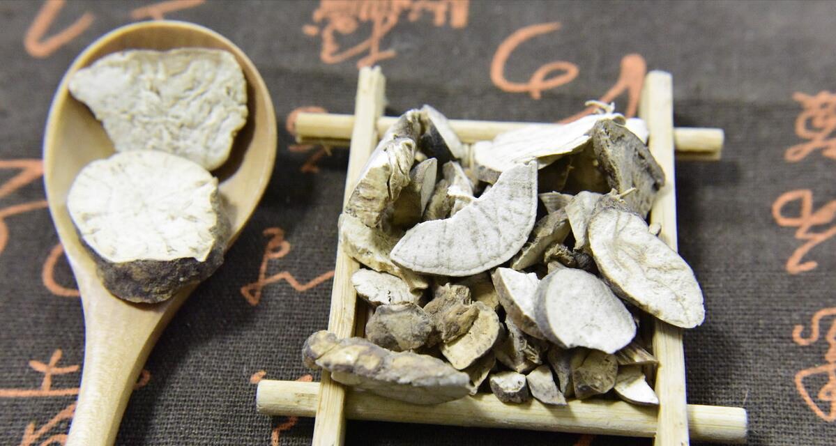 脱发|中药专家提醒:3种中药早已被拉入伤肾“黑名单”,早知道早获益