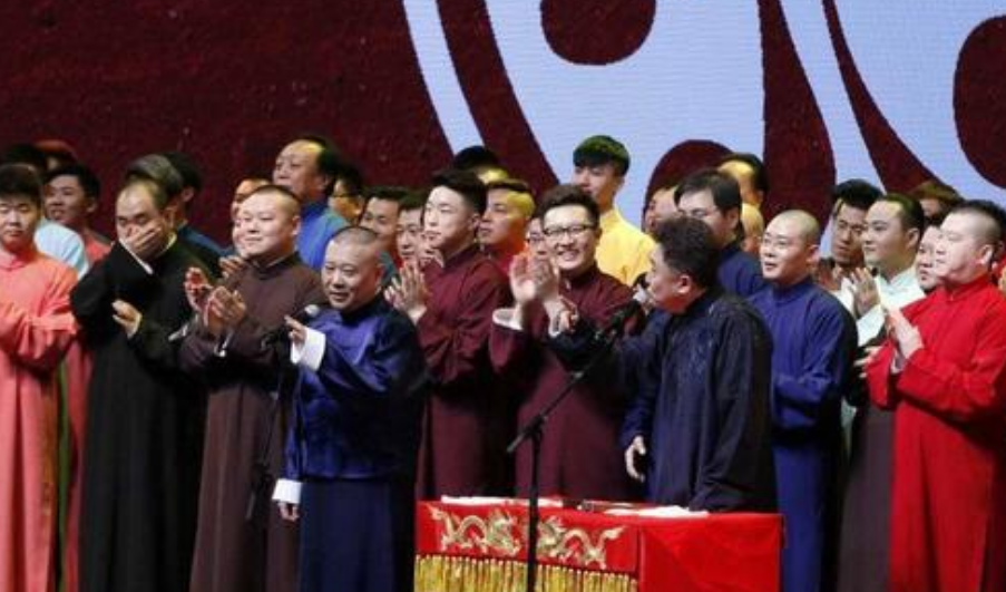 赵本山|谁敢想得到？当初赵本山身边的小配角，如今成了中国相声界的一哥