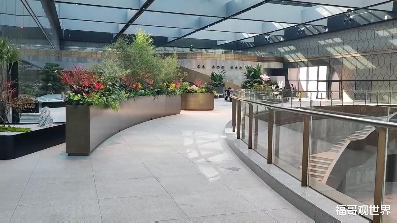 12月12日!西安又一个高端商场开业,内部装修磅礴大气