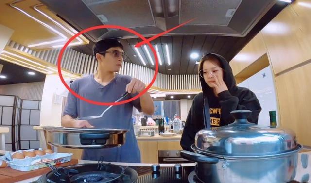 韩东君|欧阳娜娜没化妆，节目组却突然关了美颜，真实素颜让韩东君一怔