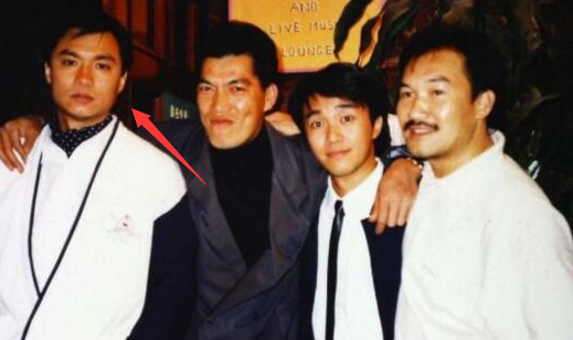 刘德华|26岁女模特晒泳装照，身材优越令人羡慕，与爸爸通过网上认亲得以重逢！