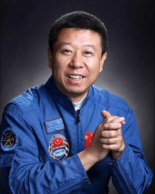 航天员刘旺令平遥人感到自豪他的妻子举止端庄女儿乖巧可爱