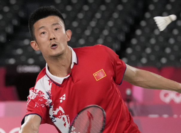 清浅微笑的我|拒绝被淘汰！谌龙19-19时险些出局，2-1顽强逆转，男单八强全部诞生