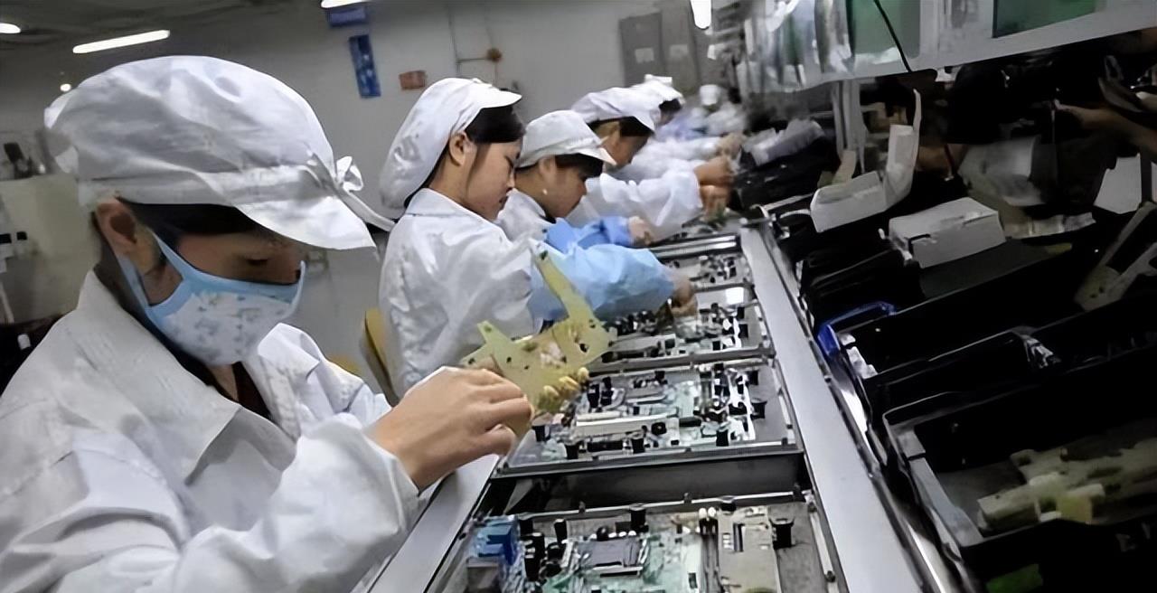 富士康|苹果8条生产线迁出中国，郭台铭急了：中国人离不开苹果