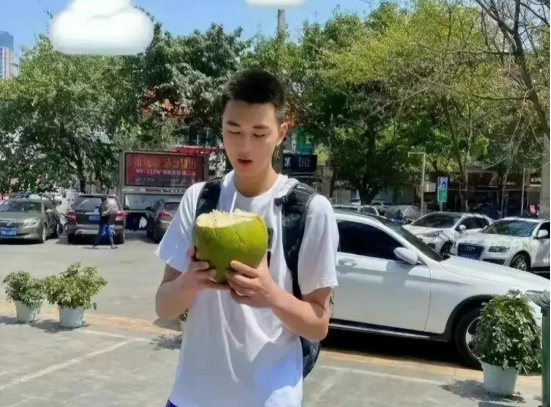 国家队一球员被曝出多次嫖娼!辩解称都是女性朋友,女友被多次感染HPV