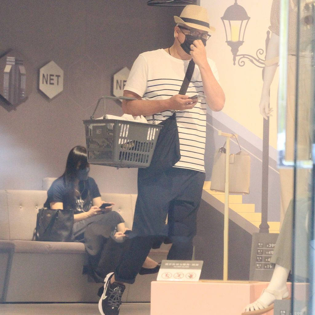 张庭|张庭女儿因长相太丑被嘲,本人回应:我父母有钱,我又不靠脸吃饭