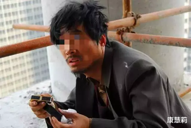 2002年,河南村霸残杀老人,3天后老人儿子回家,村霸1家5口惨死