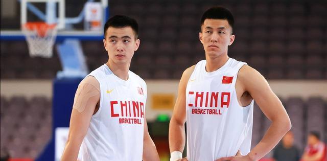 男篮|中国男篮五名球员检测阳性，澳洲网友透露内幕，两人报平安