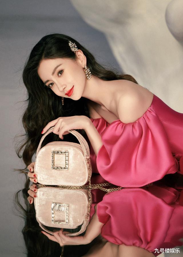 Angelababy|Angelababy天鹅幻境大片,乌黑卷发搭美艳红唇,时尚女帝摩登复古