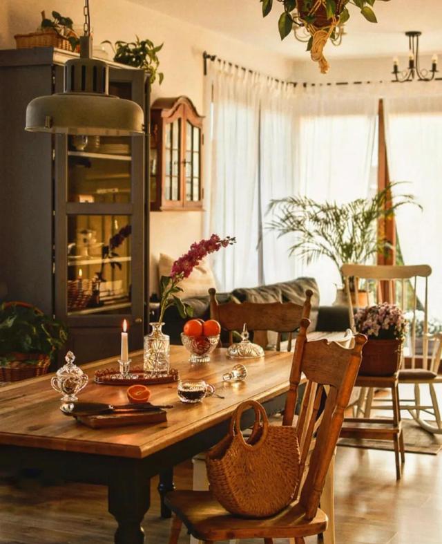 波兰女主晒出自己的家:复古+暗黑,普通家具搭配出高颜值,美爆