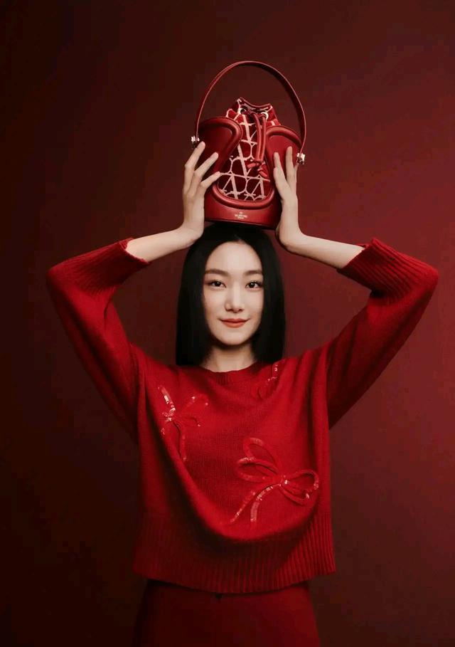 孙俪|孙俪晒与妹妹合拍广告引质疑，姐妹颜值相差巨大，网友 :  莫强捧