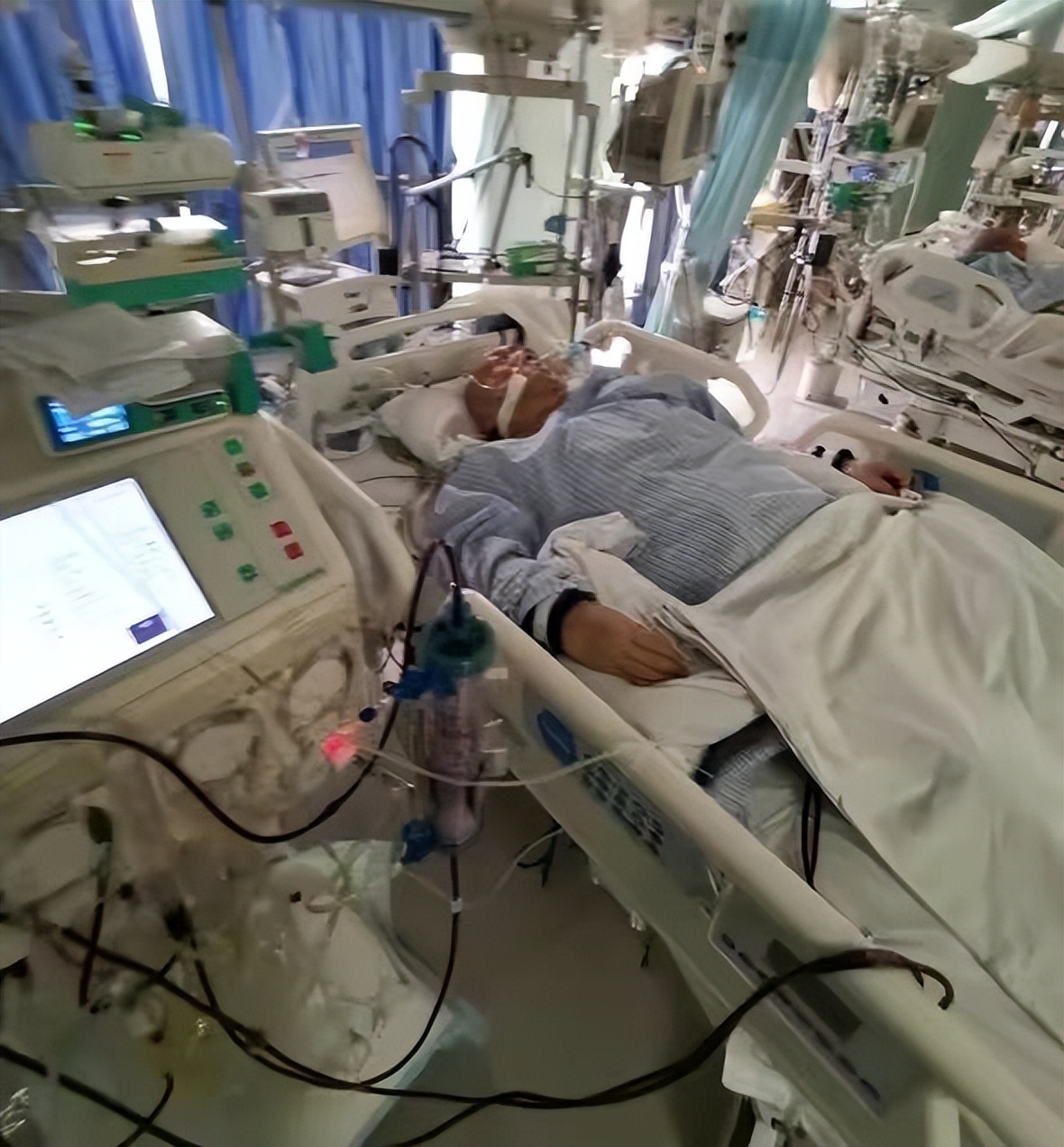 沈威|71岁的香港老戏骨沈威突然去世，令人悲痛不已 晚年生活贫困潦倒！