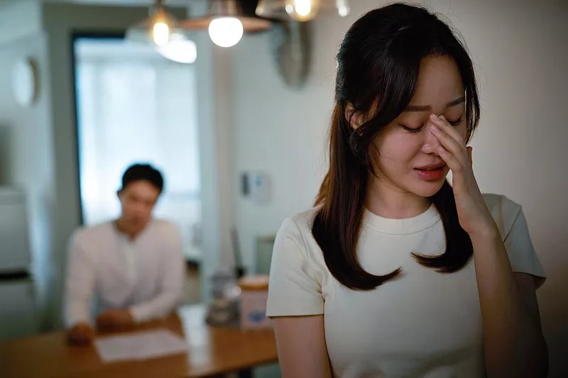 新朋友的自我介绍: 你好, 我是你老公的女朋友