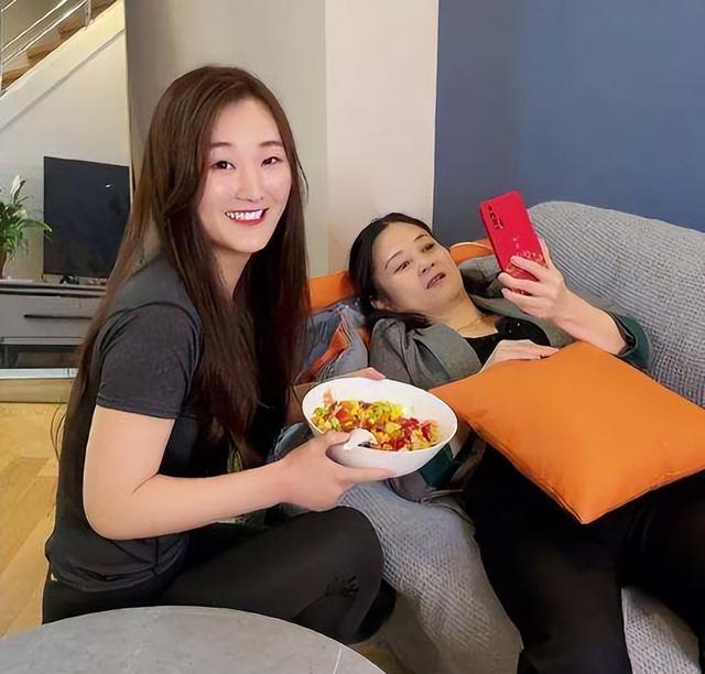 卢靖姗|大衣哥砸200万彩礼迎新儿媳，陈亚男连发数条瑜伽照，被指蹭热度