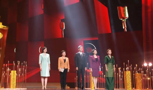 主持人|广电“主持人金声奖”颁奖典礼录制圆满，央视4人获奖，鲁健成C位