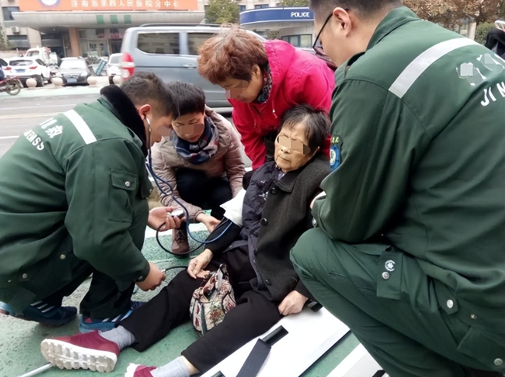 案例回顾:杭州快递员不小心撞死人,家属算出1092万赔偿,法院怎么判