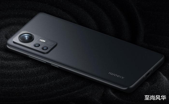 <b>小米12S手机正式发布，首次搭载徕卡相机，起步价3999，是否可以对标iPhone13？</b>