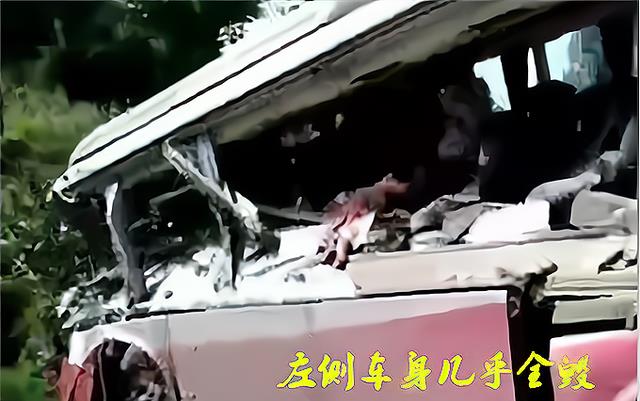 重庆合川两车相撞现场不忍目睹，伤亡人数让人悲哭，事故原因披露