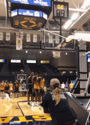 莫兰特更新视频秀弹跳:轻松跃上高1米57的箱子 莫兰特更新视频秀弹跳:轻松跃上高1米57的箱子