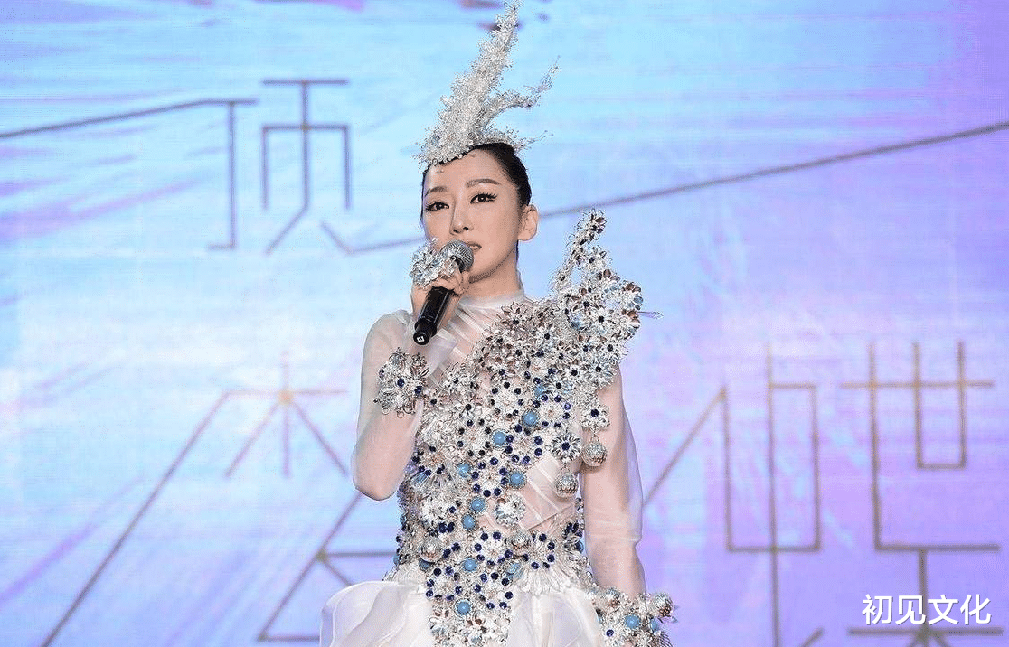 金星|被金星撕过最惨的著名女星，老底被揭身败名裂，从巅峰跌落谷底