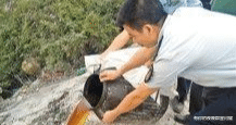 调查地沟油事件记者李翔,被捅十几刀惨死