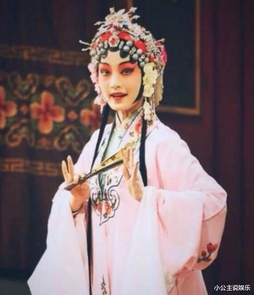 李沁|李沁：曾是国家秘密培养的人才，却转行进了娱乐圈，理由令人感慨