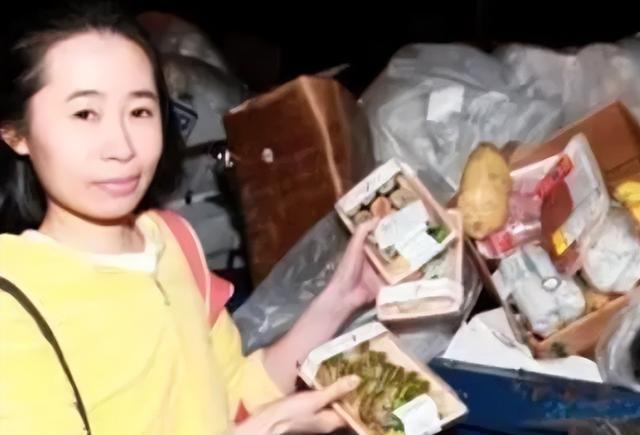 购房置业|纪实:她20年不买内衣裤,厕纸烘干继续用,买房后9个月还清贷款