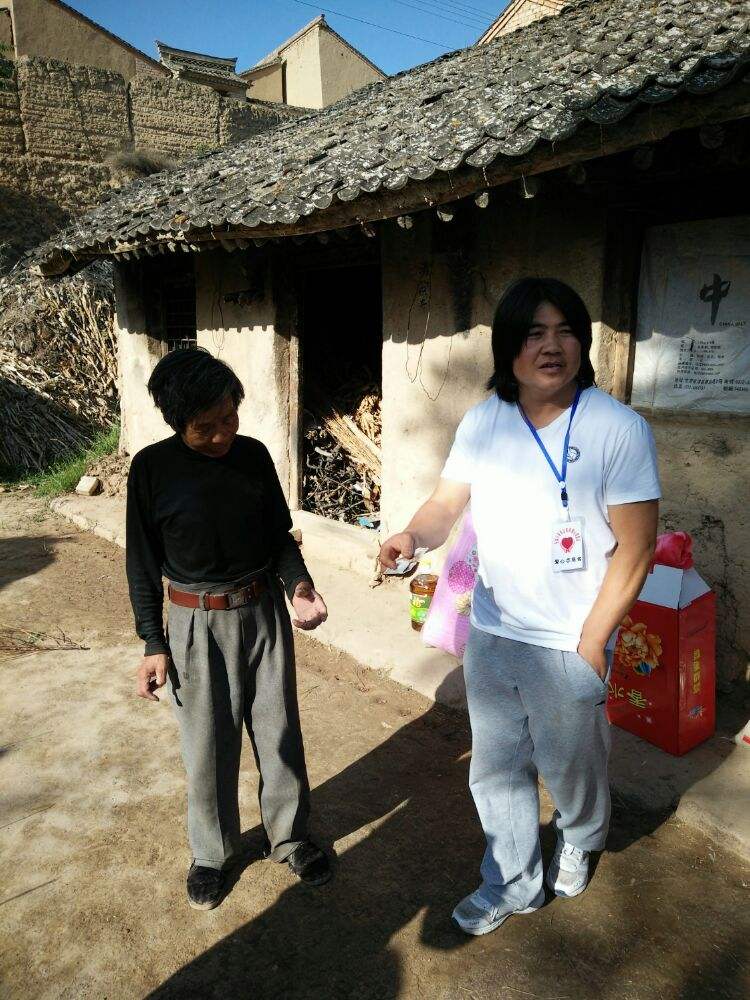 “我在自己的院子撒药,我犯什么罪了?”