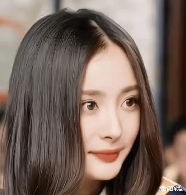 鹿晗|明星学士服造型太普通?肖战鹿晗满满少年感,看到张艺兴绷不住了