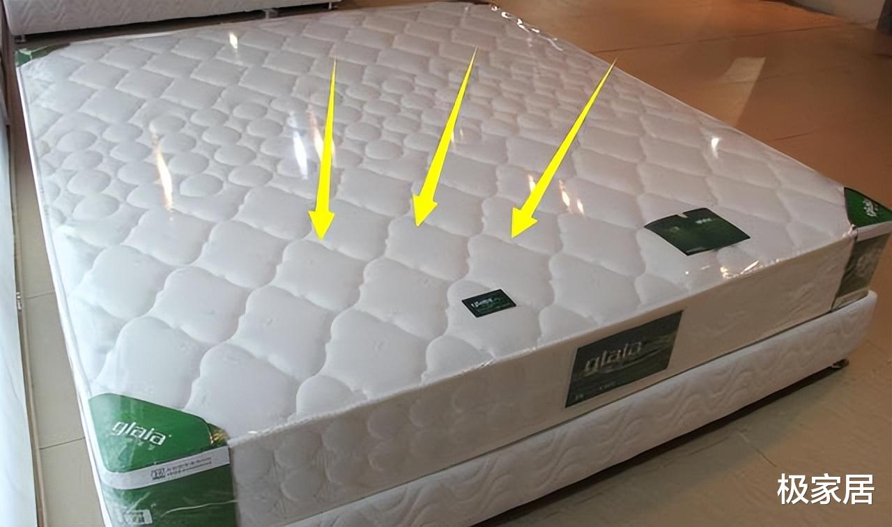 床垫上的“薄膜”要不要撕掉？多亏家具老板提醒，难怪床上螨虫多