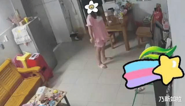 ?妻子催促丈夫洗澡,丈夫躺沙发装聋作哑,妻子怒了:生蚝喂狗了