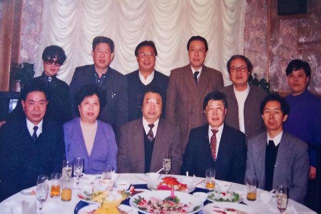 16人掌管20000亿,马云都被踢出局,“泰山会”到底是何来头?