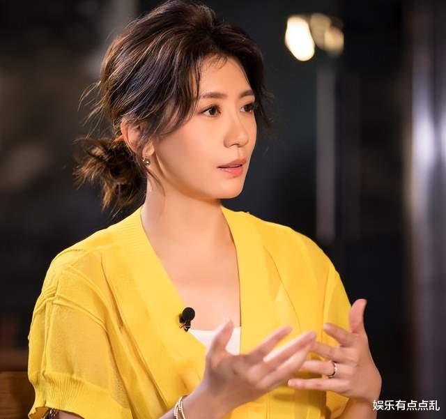 大S|修杰楷贾静雯向大S炫耀: 上个月我们家电费非常少,大S回复超搞笑