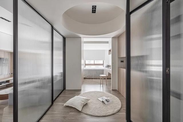 在客厅做L型地台和大柜子有多爽?看完她家,我实名羡慕了