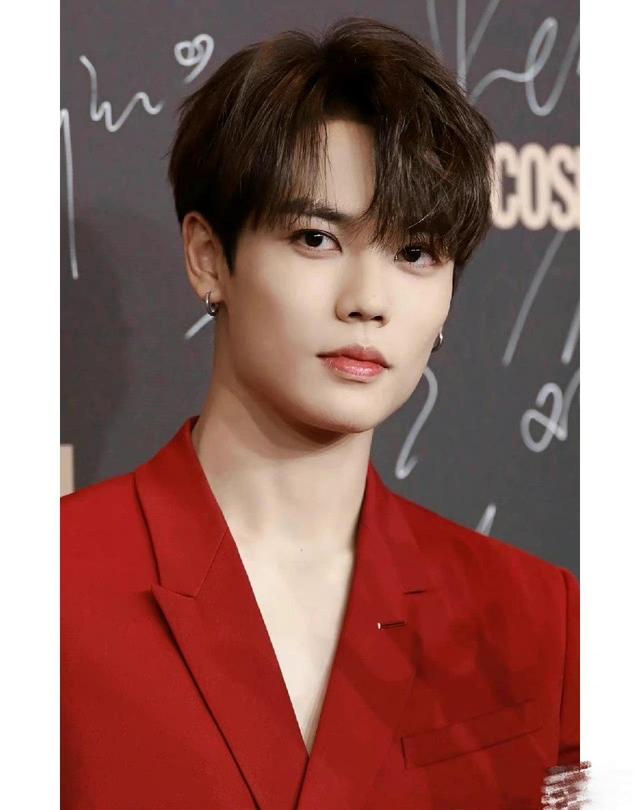 林彦俊|林彦俊恋情风波后深夜发文,粉丝称永远与他同在,吃瓜群众看呆了