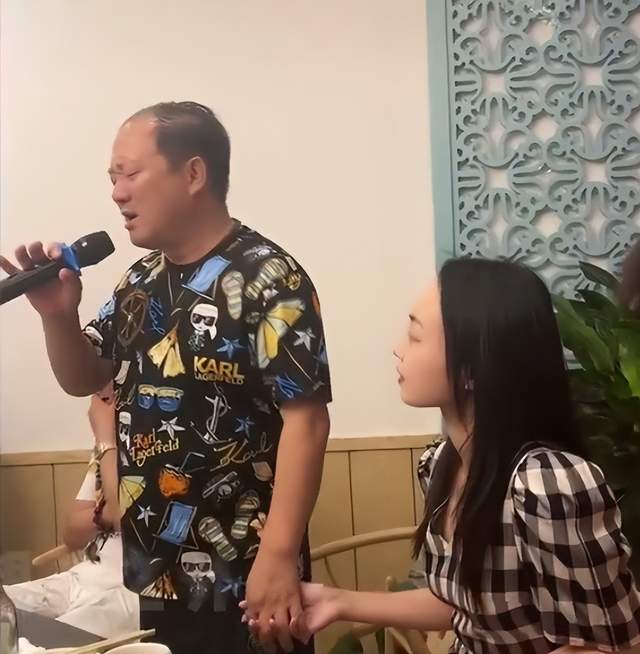 唐鉴军|“谢广坤”自曝遭到赵本山打压！怒批人品不行，欲将其踢出《乡爱》