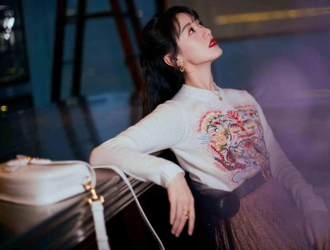 横店|袁冰妍近况令人担忧，留守横店食宿自理，已脱离剧组，情绪不稳定