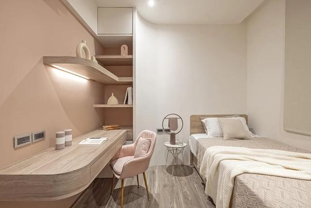 在客厅做L型地台和大柜子有多爽?看完她家,我实名羡慕了