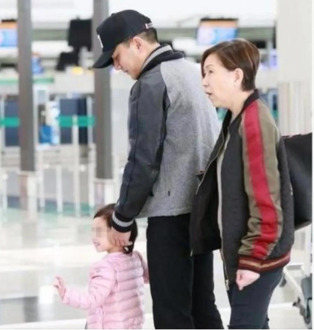 刘恺威|刘丹否认刘恺威因小糯米和女友吵架，激动表示不存在抚养权协议