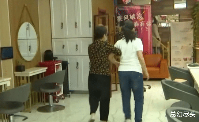 浙江杭州,残疾女孩理发被收16万多元,店家回应:一分没多收!