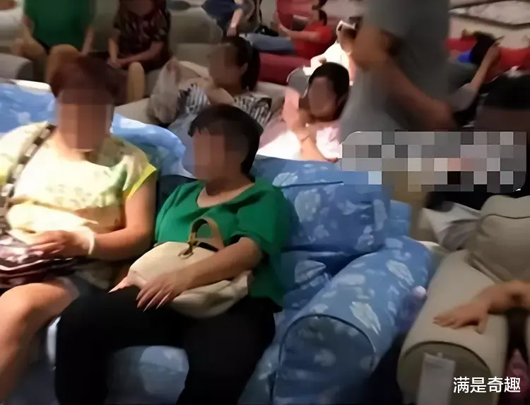 老人家具店蹭空调不走,老板无奈开制热30度,有的老人太不自觉了