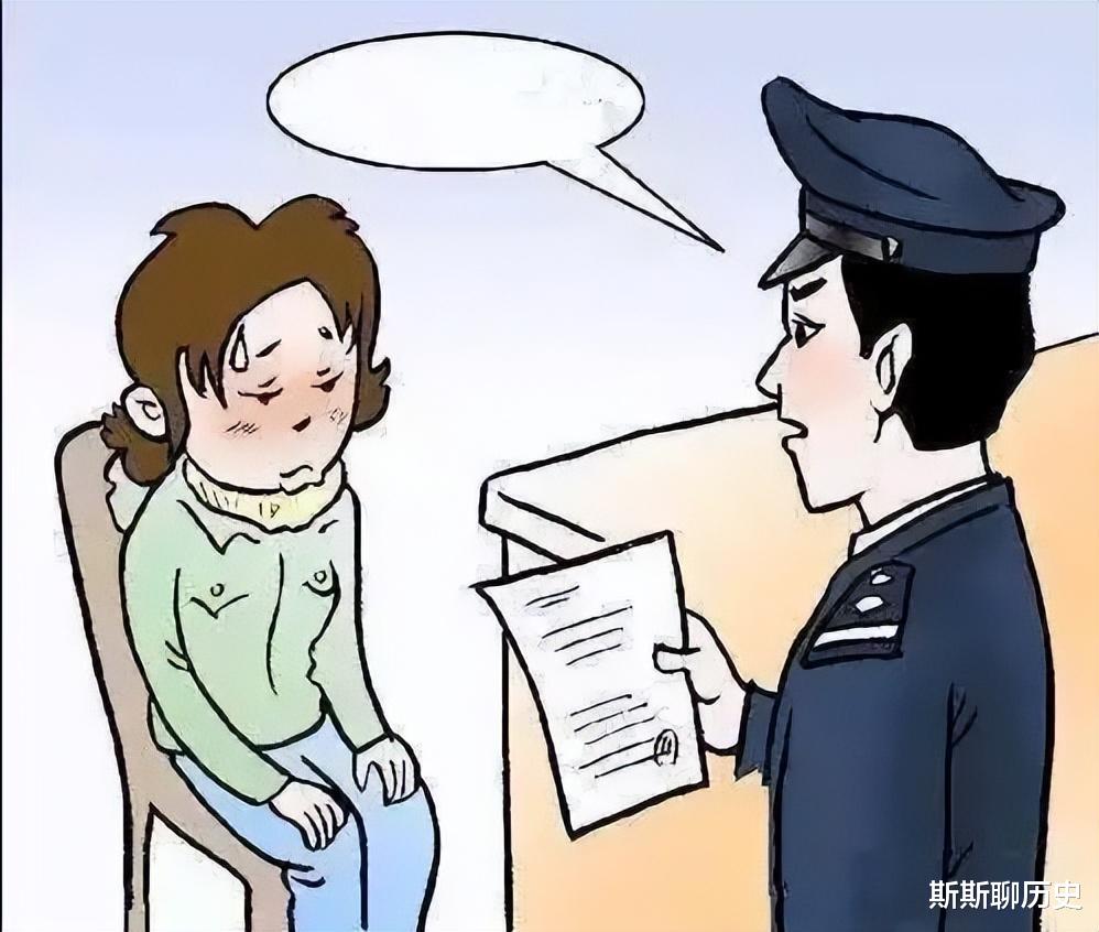 夏日炎炎,在家光着身子,四处游荡,到底违不违法?