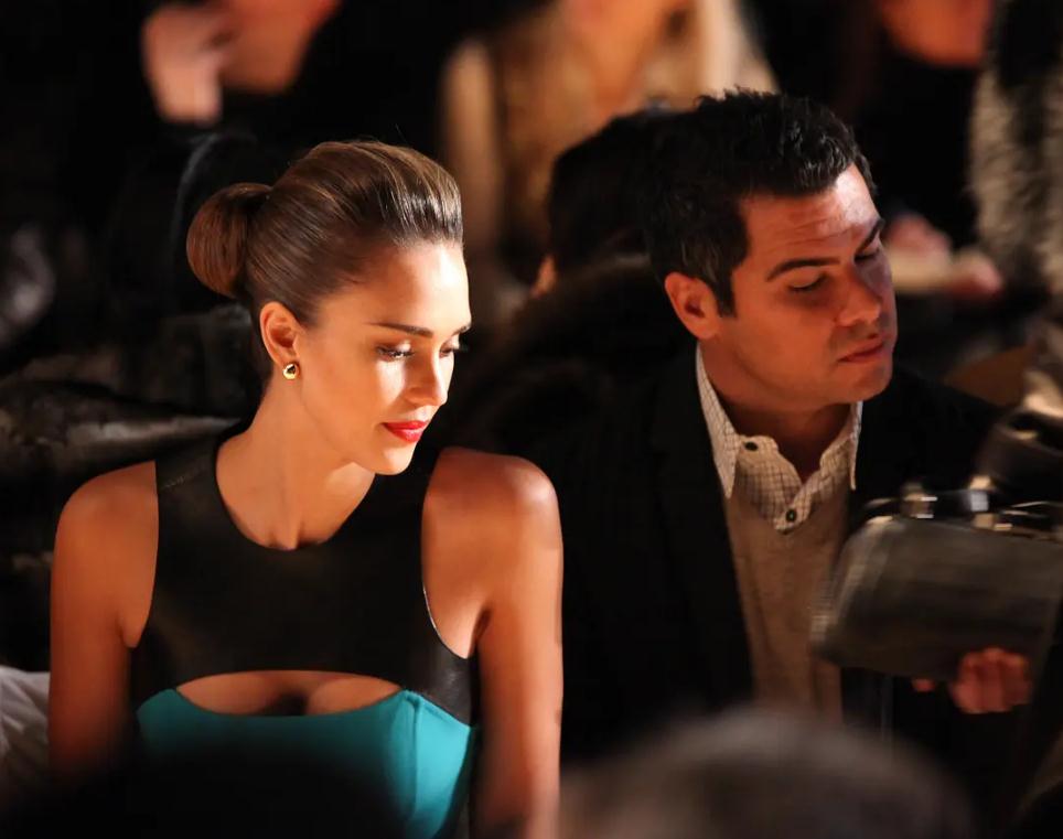 杰西卡|拒绝拍裸戏，巅峰时退圈，41岁的“地球球花”杰西卡才是人间清醒