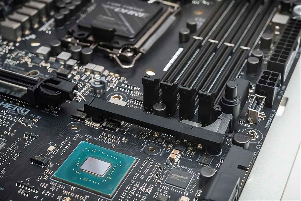 机器人|一台电脑的寿命有多久?电脑的使用寿命是由哪些因素决定的