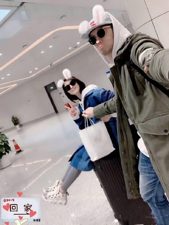 赵奕欢|赵奕欢跑步机上与男子热舞,穿紧身衣显性感