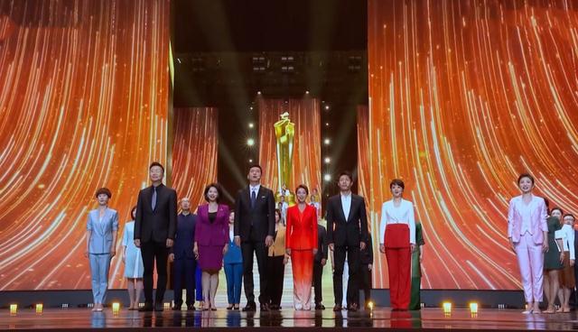 主持人|广电“主持人金声奖”颁奖典礼录制圆满，央视4人获奖，鲁健成C位