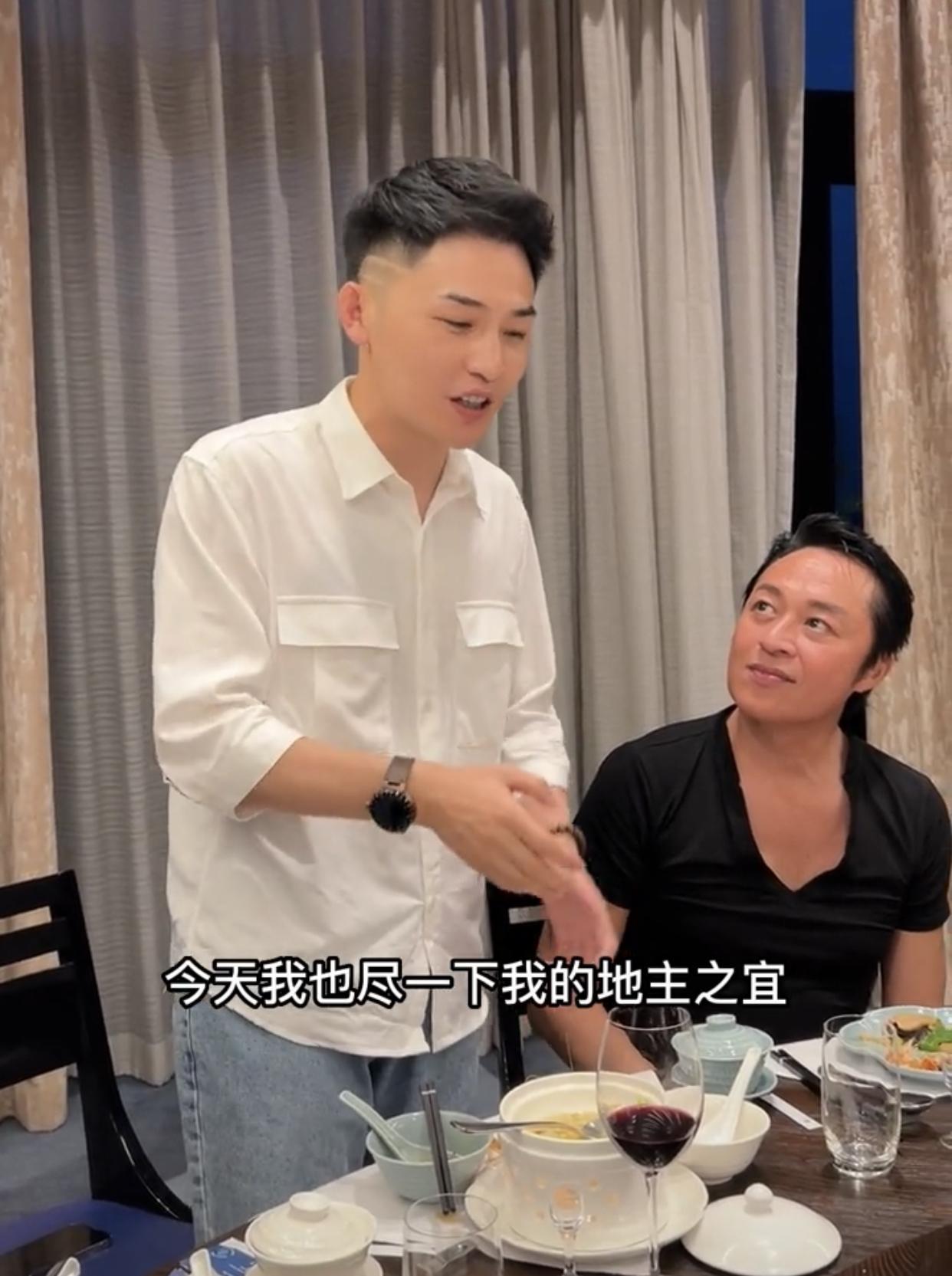 马景涛|60岁知名台星现身湖南捞金！自降身价与网红同桌，吃湘菜辣到面红