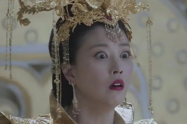 香港小姐|莫名被捧成“戏骨”的明星：挤眉弄眼、肢体夸张，年龄大并不等于演技好