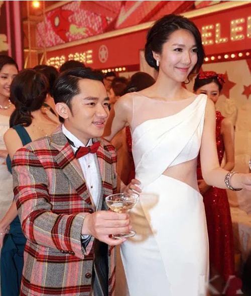 |王祖蓝：我拿了500万彩礼，买了1。5亿别墅，岳父才同意我娶李亚男