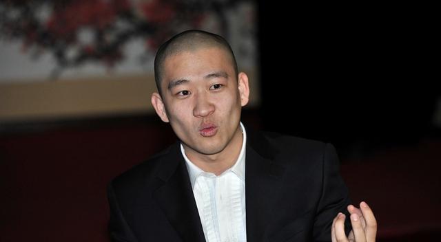 郭麒麟|郭麒麟遇见曹云金，打招呼仅用两个字，情商真高！